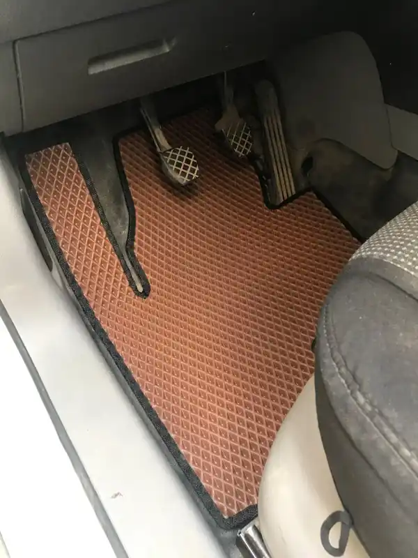 Volkswagen Caddy 2004-2010 Covorase EVA (caramiziu) 5 buc, fata si spate (standard, 1 usa culisanta) - Ofertă excelentă